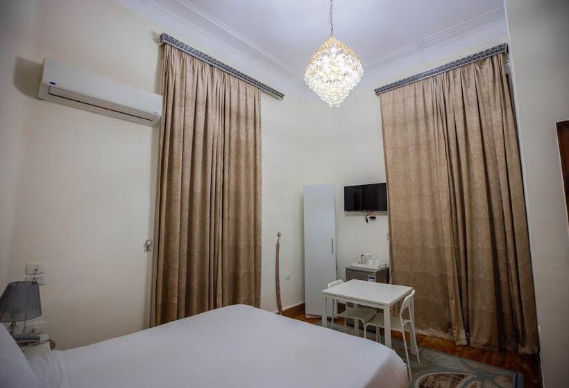 اتاق استاندارد, The Square Boutique