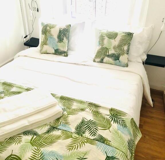 اتاق پایه با سرویس بهداشتی مشترک, Rooms4all