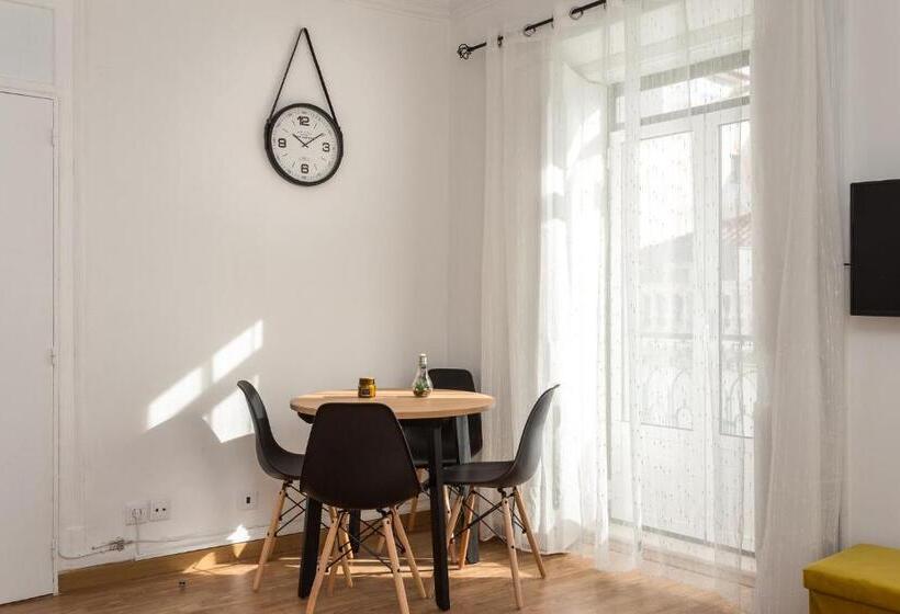 اتاق استاندارد با سرویس بهداشتی مشترک, Rooms4all