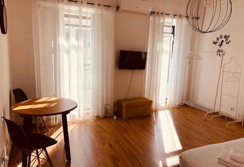 اتاق استاندارد با سرویس بهداشتی مشترک, Rooms4all