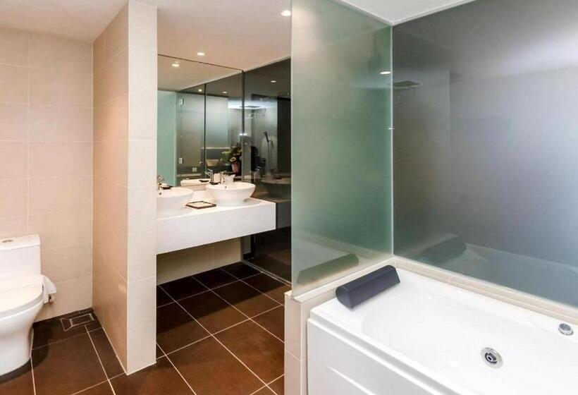 Suite Présidentielle, Solid Hotels