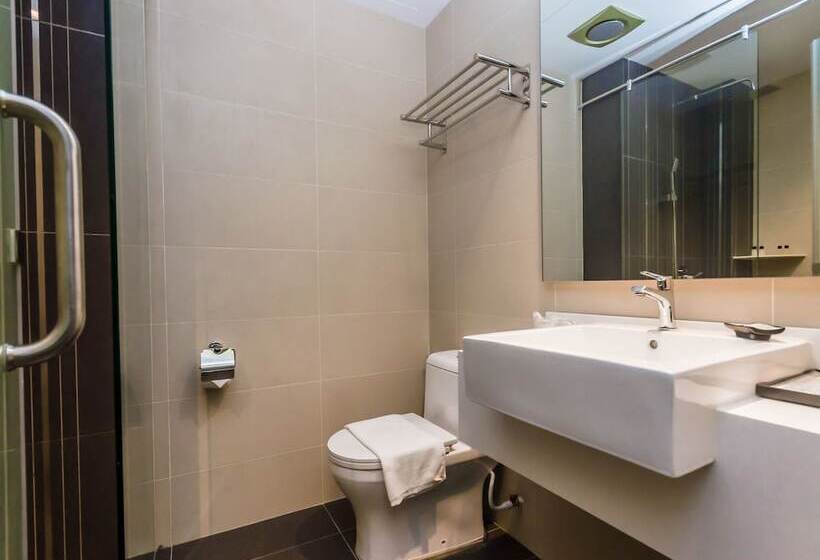 Chambre Triple Deluxe, Solid Hotels