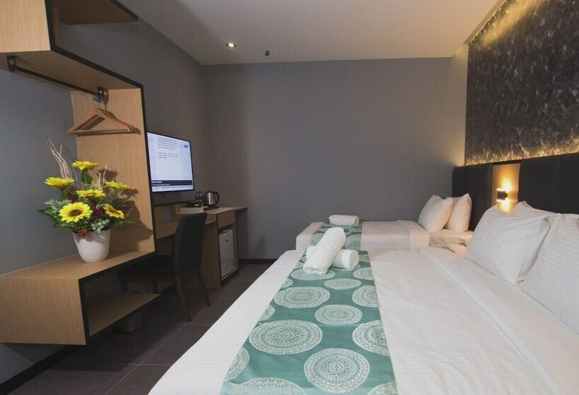 Chambre Triple Deluxe, Solid Hotels