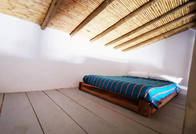 Perhehuone, Hostel Once Once