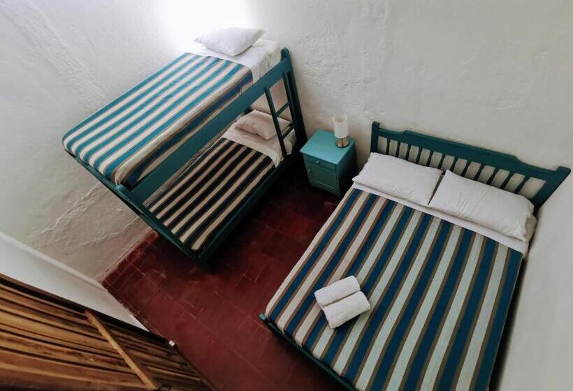 4-Bett-Standardzimmer Geteiltes Bad, Hostel Once Once