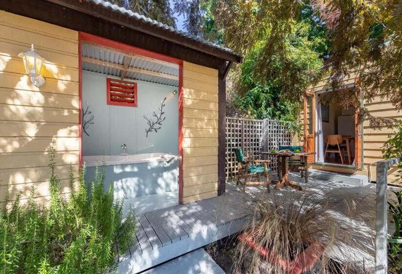 Номер Deluxe Кровать Кинг, Shy Cottage And Studio