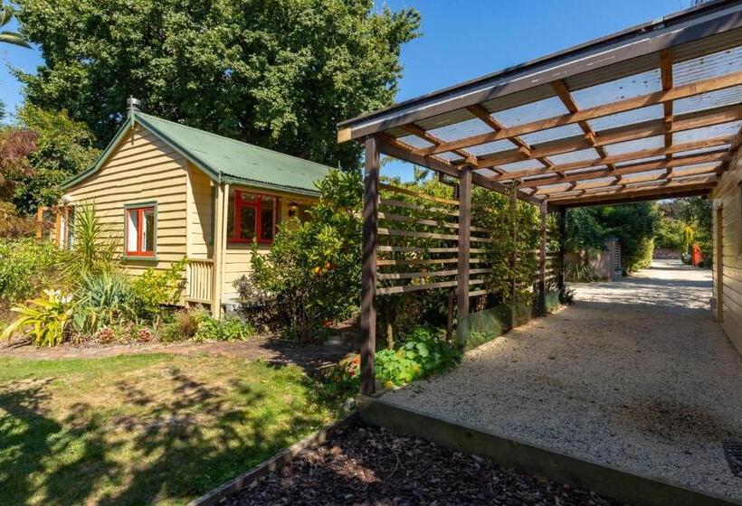 Номер Deluxe Кровать Кинг, Shy Cottage And Studio