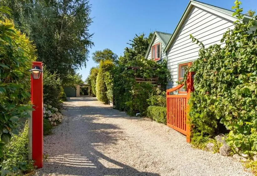 デラックスルーム, Shy Cottage And Studio