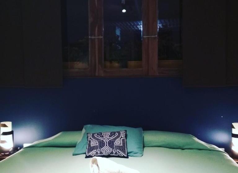 带大床的豪华间, La Caracola