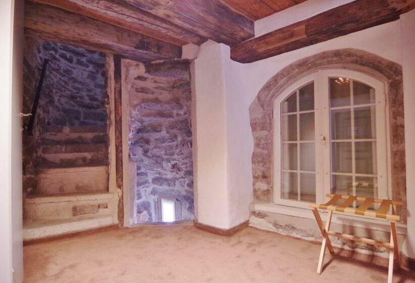 Deluxe Suite King Bed, Regent Tallinn