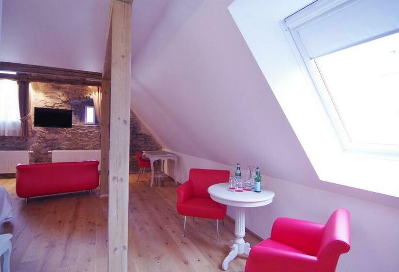 سوئیت جونیور خانوادگی, Regent Tallinn