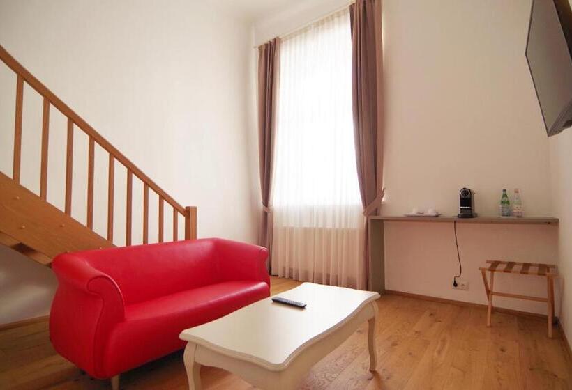 سوییت جونیور, Regent Tallinn