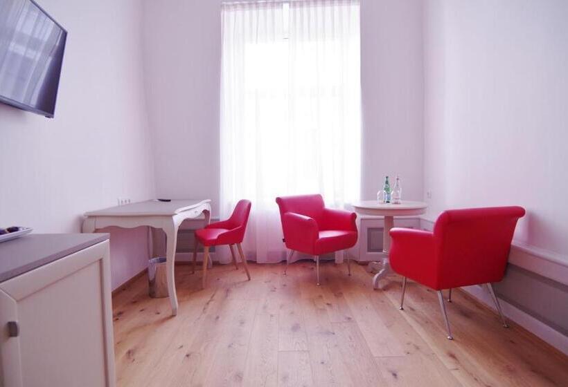 سوییت جونیور, Regent Tallinn