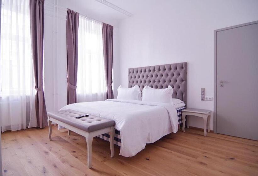 سوییت جونیور, Regent Tallinn