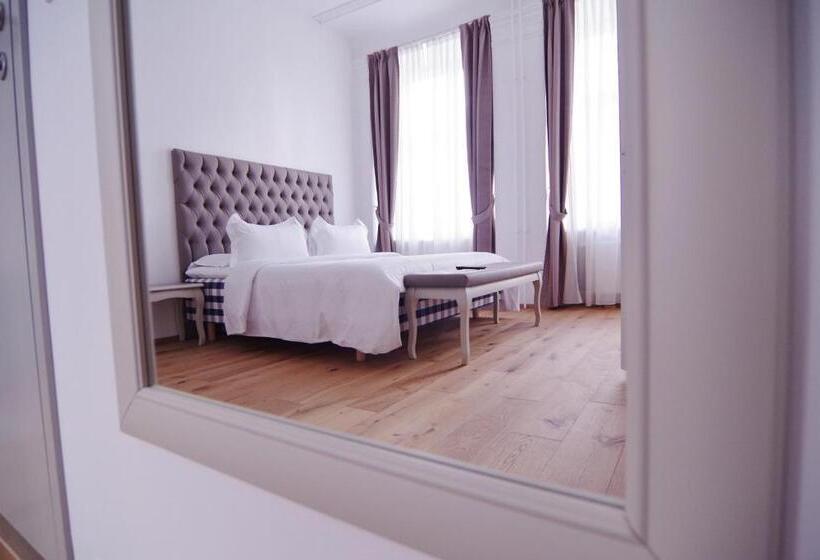 سوییت جونیور, Regent Tallinn