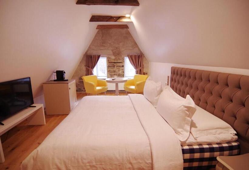 سوییت جونیور, Regent Tallinn