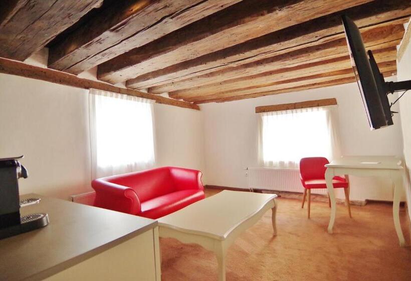 Deluxe Suite King Bed, Regent Tallinn