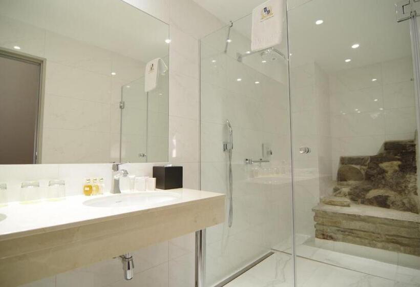 Deluxe Suite King Bed, Regent Tallinn