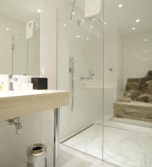 Deluxe Suite King Bed, Regent Tallinn