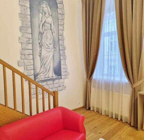 سوییت جونیور, Regent Tallinn