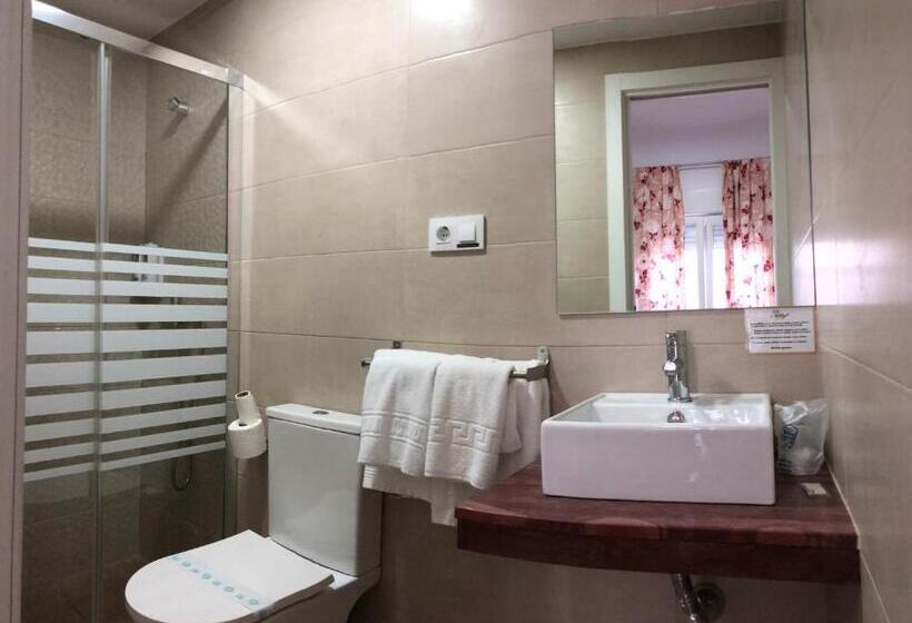 Номер Стандарт с Балконом, Hostal Mellizo
