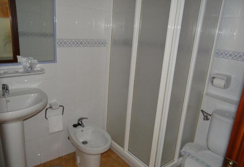 Номер Стандарт Трехместный, Hostal Mellizo