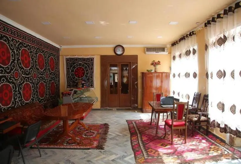 Quarto Triplo Clássico, Hostel Gulsara
