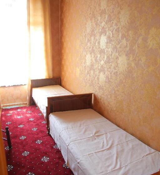 اتاق کلاسیک سه تخته, Hostel Gulsara