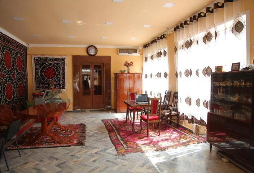 트리플 클래식 룸, Hostel Gulsara