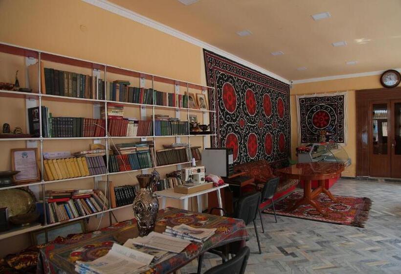اتاق لوکس سه تخته, Hostel Gulsara