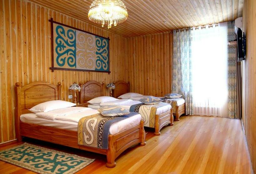 اتاق استاندارد سه نفره, Navat