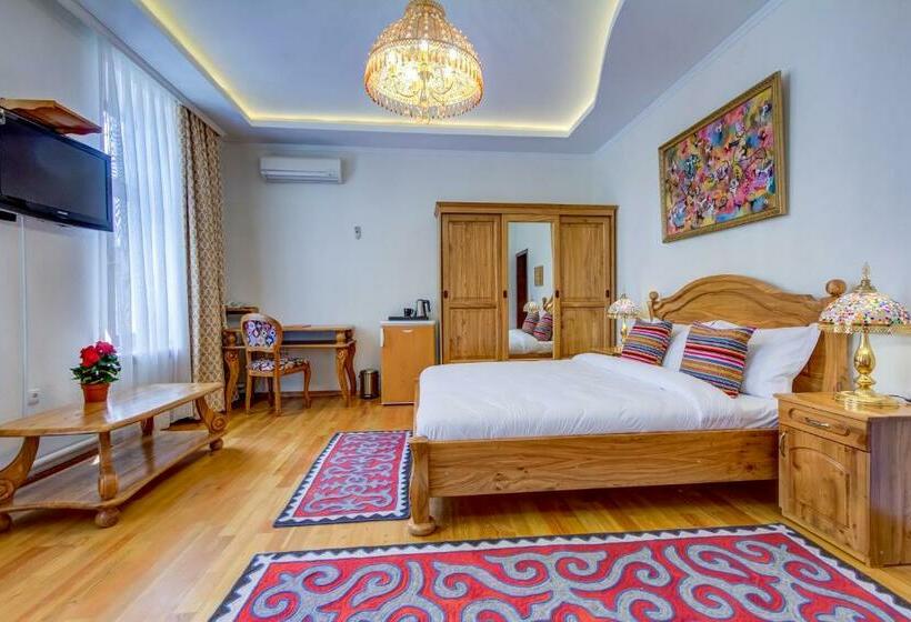 اتاق سوپریور, Navat