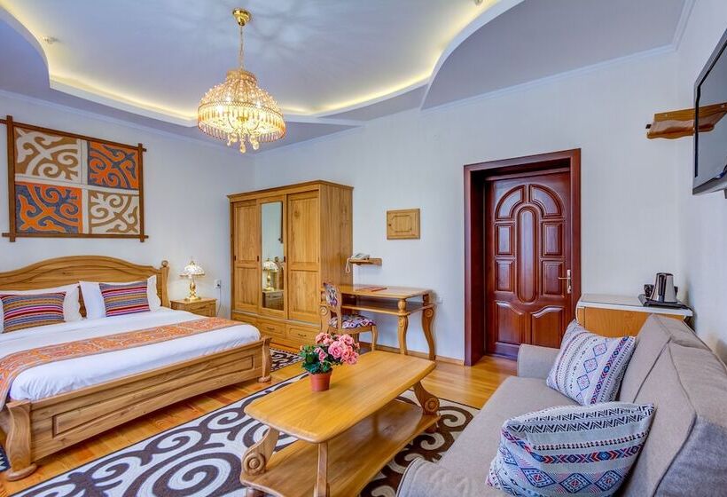 اتاق سوپریور, Navat