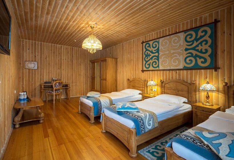 اتاق استاندارد سه نفره, Navat