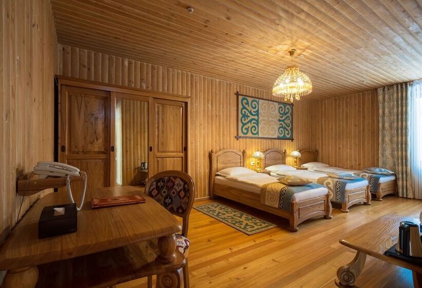 اتاق استاندارد سه نفره, Navat