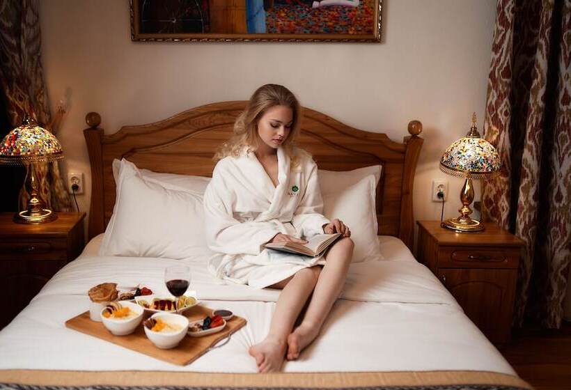 اتاق سوپریور, Navat