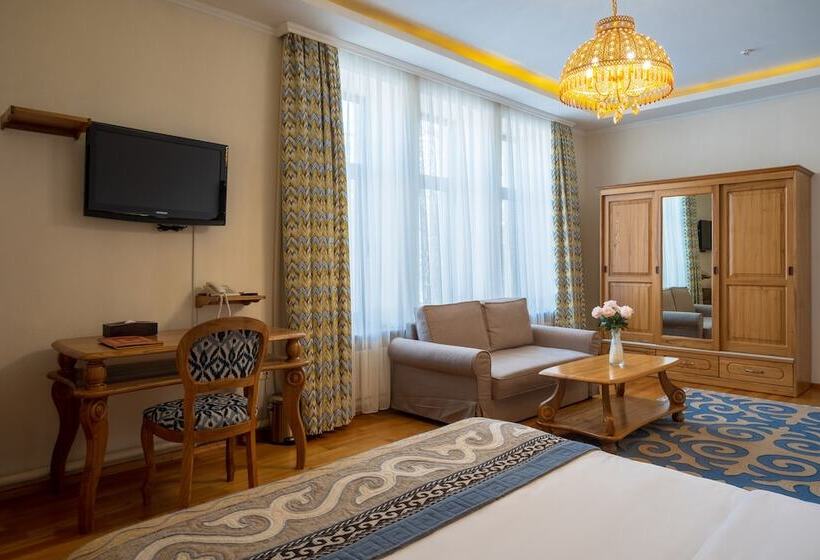 اتاق سوپریور, Navat