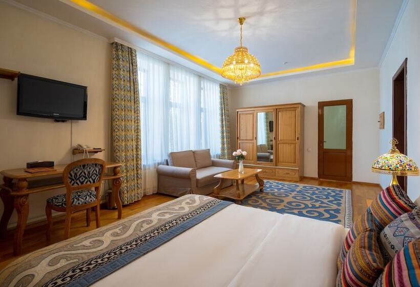 اتاق سوپریور, Navat