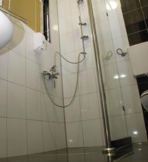 اتاق استاندارد سه نفره, Motel Magistrala