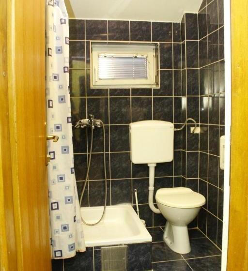 اتاق استاندارد سه نفره, Motel Magistrala