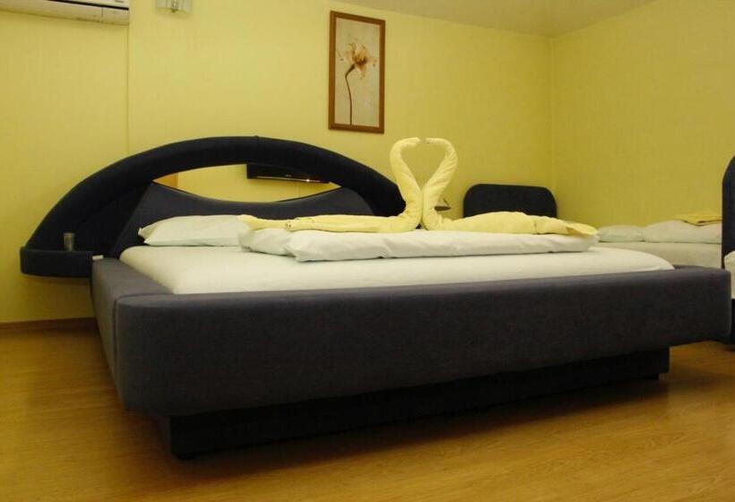 اتاق استاندارد چهار تخته, Motel Magistrala
