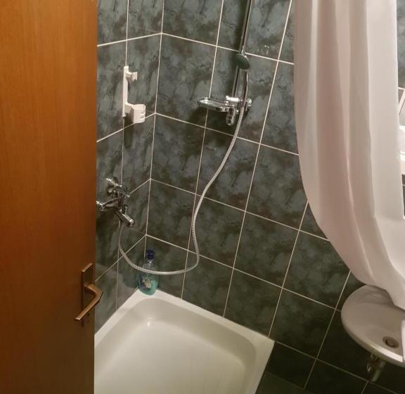 اتاق استاندارد یک نفره, Motel Magistrala