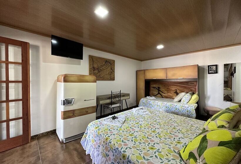 Четырехместный Номер Стандарт, Flor De Limão Hotel Boutique