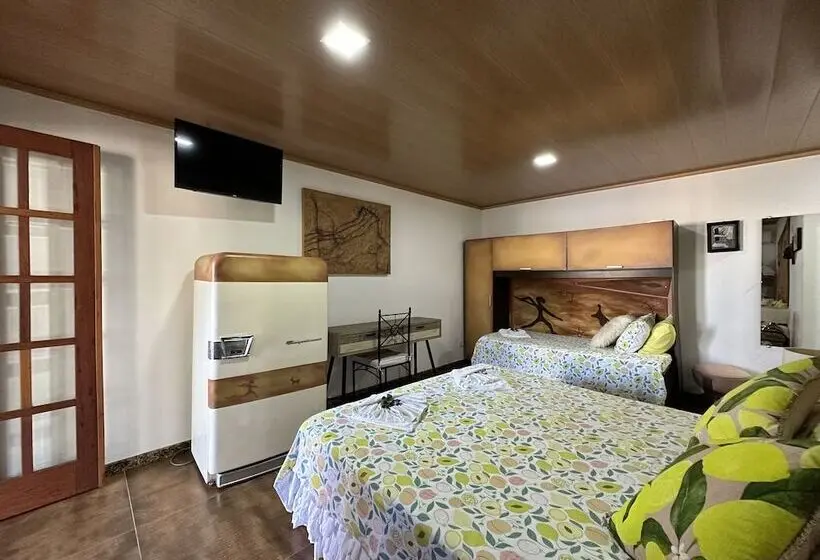 スタンダード４人部屋, Flor De Limão Hotel Boutique