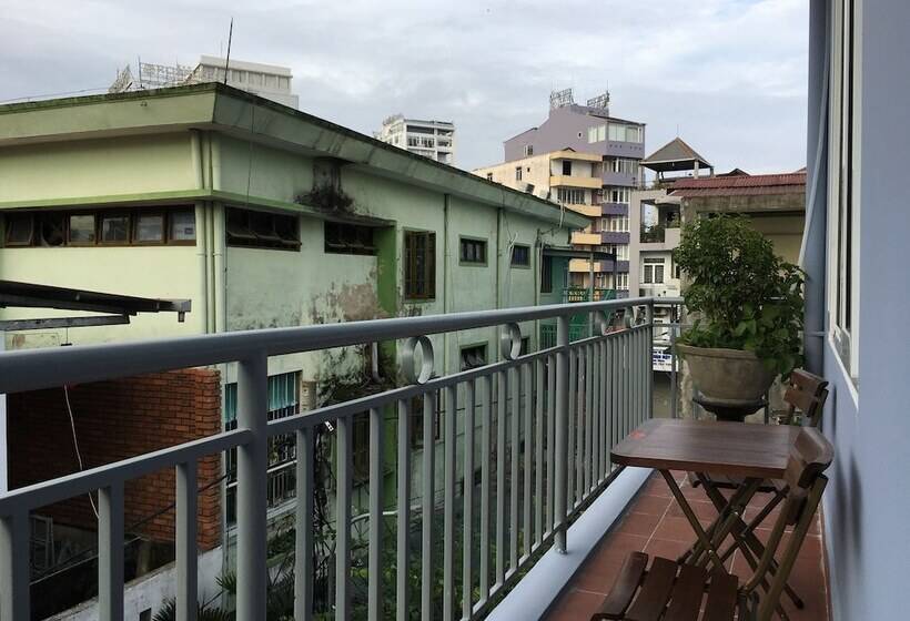 تختخواب در اتاق مشترک, Maily Hostel