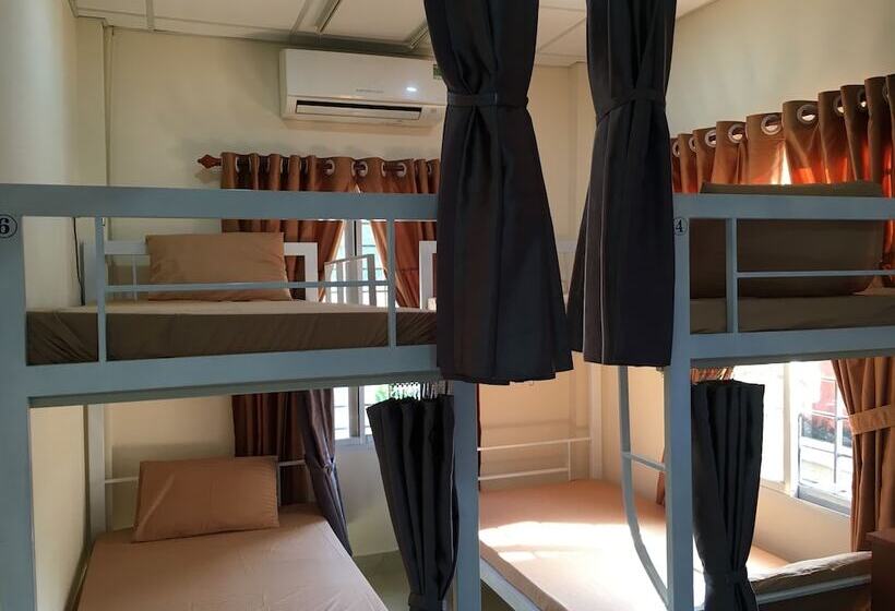 تختخواب در اتاق مشترک, Maily Hostel