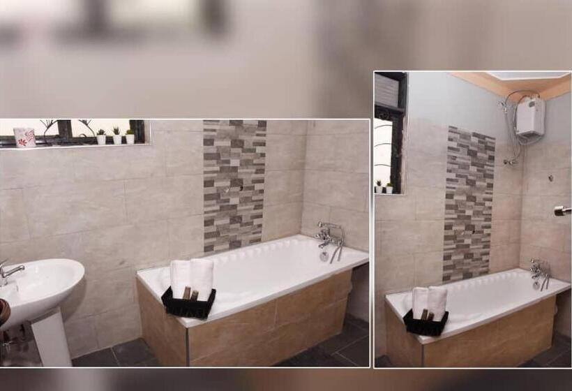 Deluxe Suite King Bed, Trendy Apartments