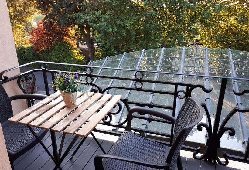 Номер Superior Кровать Кинг, Le Manoir De La Mantille