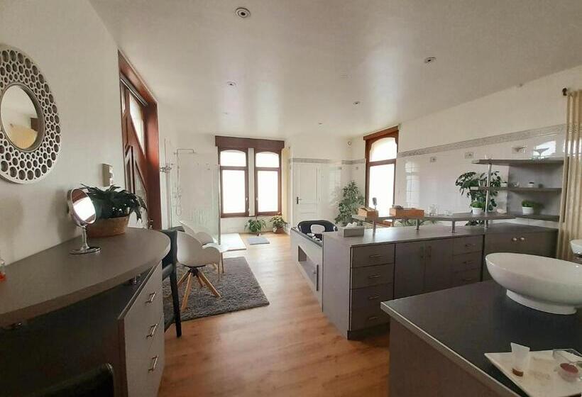 Люкс Кровать Кинг, Le Manoir De La Mantille