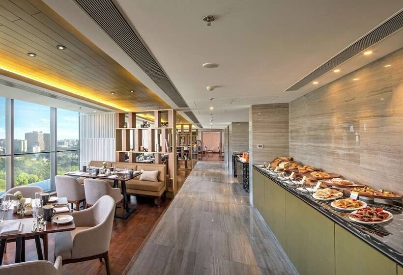 이그제큐티브 룸, Doubletree By Hilton Ahmedabad